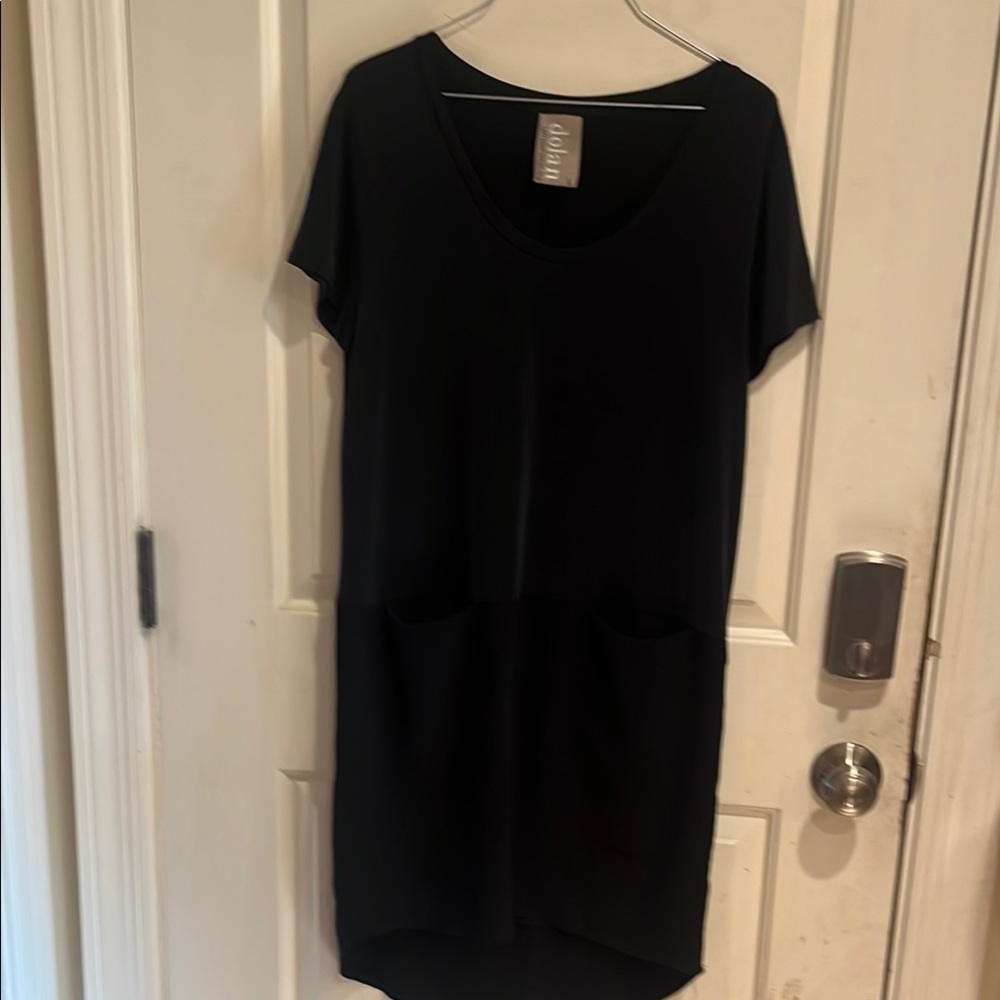 Dolan Left Coast Collection Black Short Sleeve Dress with Pockets